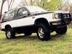 129_0701_07_z+1985_chevy_s10_blazer+front_passenger_side_view.jpg